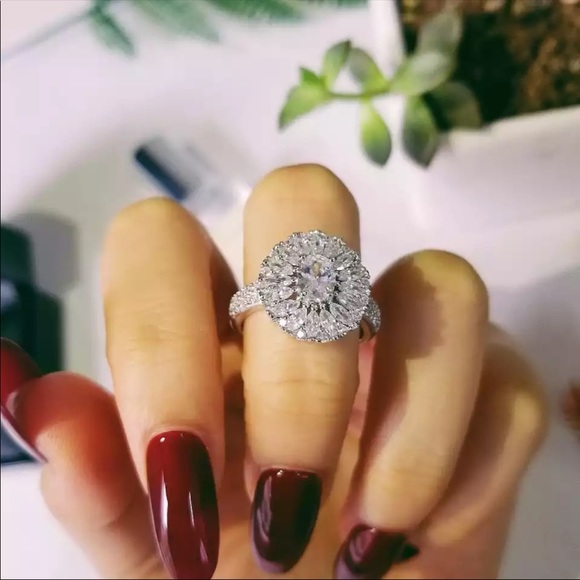 New 925 Silver Beautiful Oval Cut Diamond Ring - Picture 5 of 5